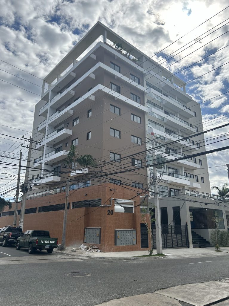 Apartamento en venta Zona Universitaria, con vista al mar