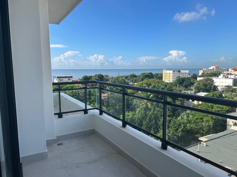 Apartamento en venta Zona Universitaria, con vista al mar